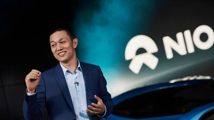 Nio CEO William Li has called for industry-wide standardization of EV batteries and chips, arguing that fragmented proprietary standards are wasting hundreds of billions of yuan annually. Li estimates that standardization could save the industry ¥100 billion per year and accelerate the adoption of intelligent driving systems.