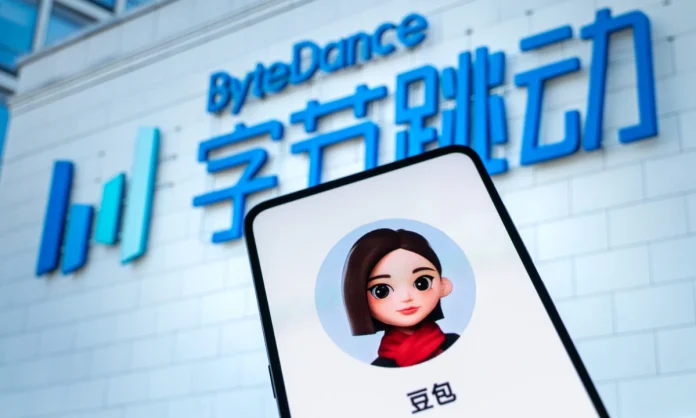 ByteDance’s Doubao, China’s leading AI app, is testing a paid subscription tier, marking a pivotal shift in the Chinese AI market from free access to monetization. This move follows similar strategies by Baidu and Moonshot AI, highlighting evolving business models amid the country’s AI boom.