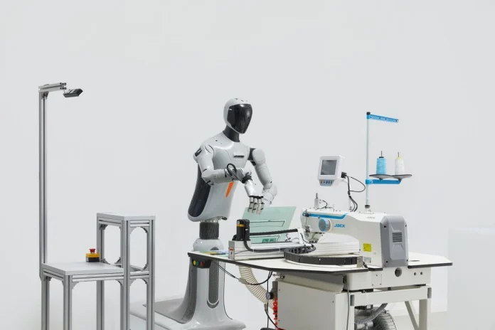 In a global first for the apparel industry, Zhejiang Humanoid Robotics Innovation Center has signed an order to deploy 2,000 NAVIAI humanoid robots in garment manufacturing facilities.