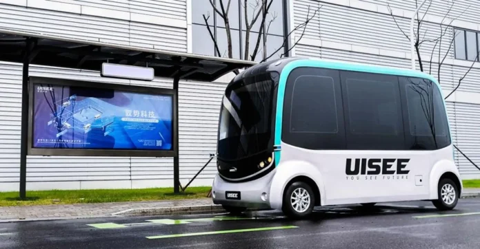 UISEE’s autonomous fleet at Urumqi Tianshan Airport shows how China is testing the operating economics of Level 4 AI driving in a controlled airport setting.